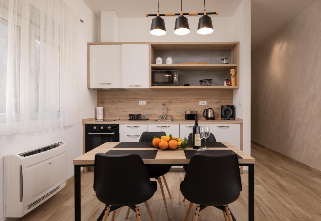 Bonintro Lux Apartment Kotor Luaran gambar