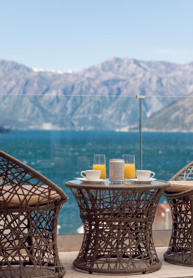 Bonintro Lux Apartment Kotor Luaran gambar