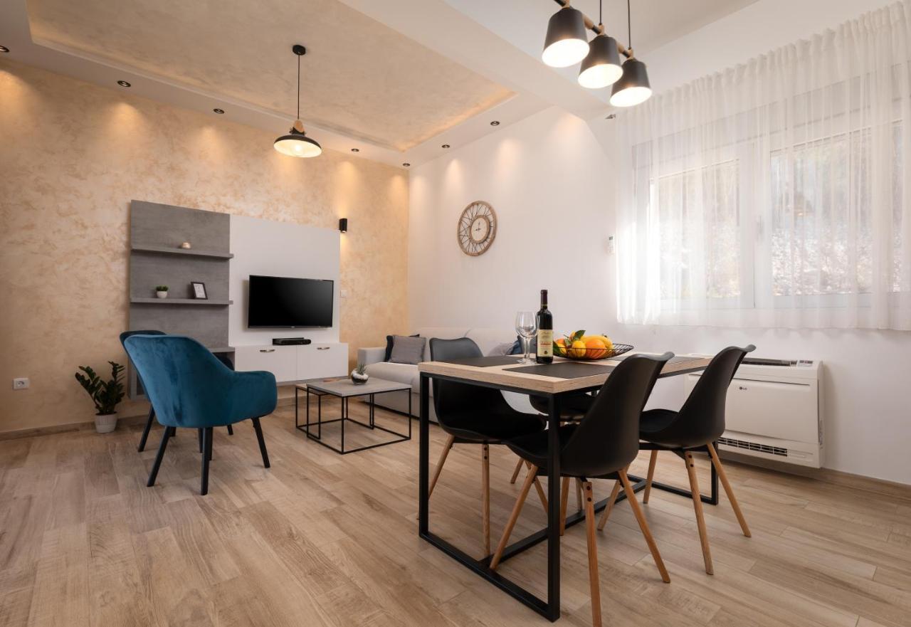 Bonintro Lux Apartment Kotor Luaran gambar