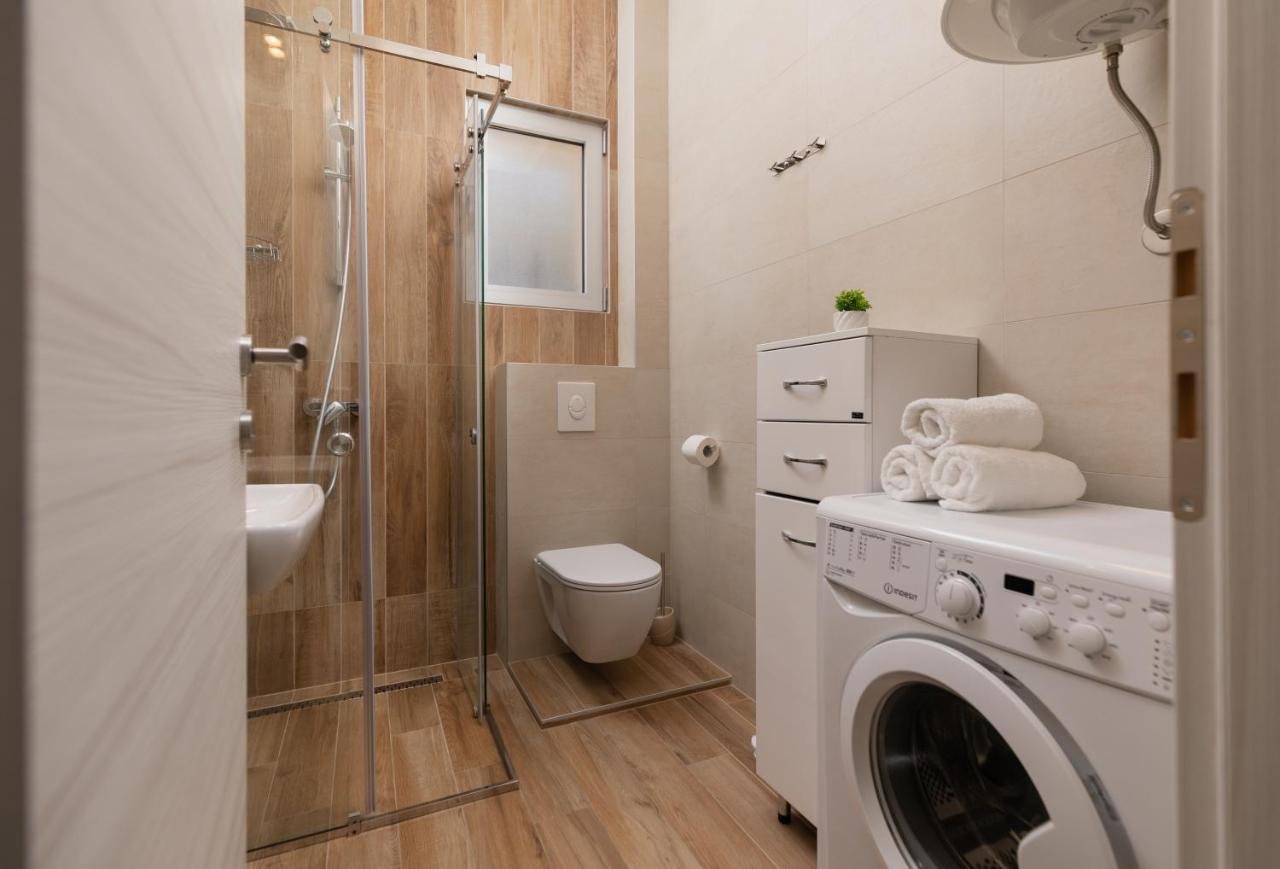 Bonintro Lux Apartment Kotor Luaran gambar