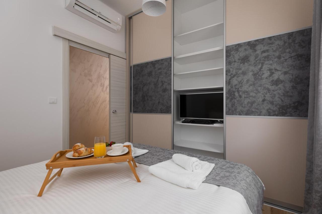 Bonintro Lux Apartment Kotor Luaran gambar
