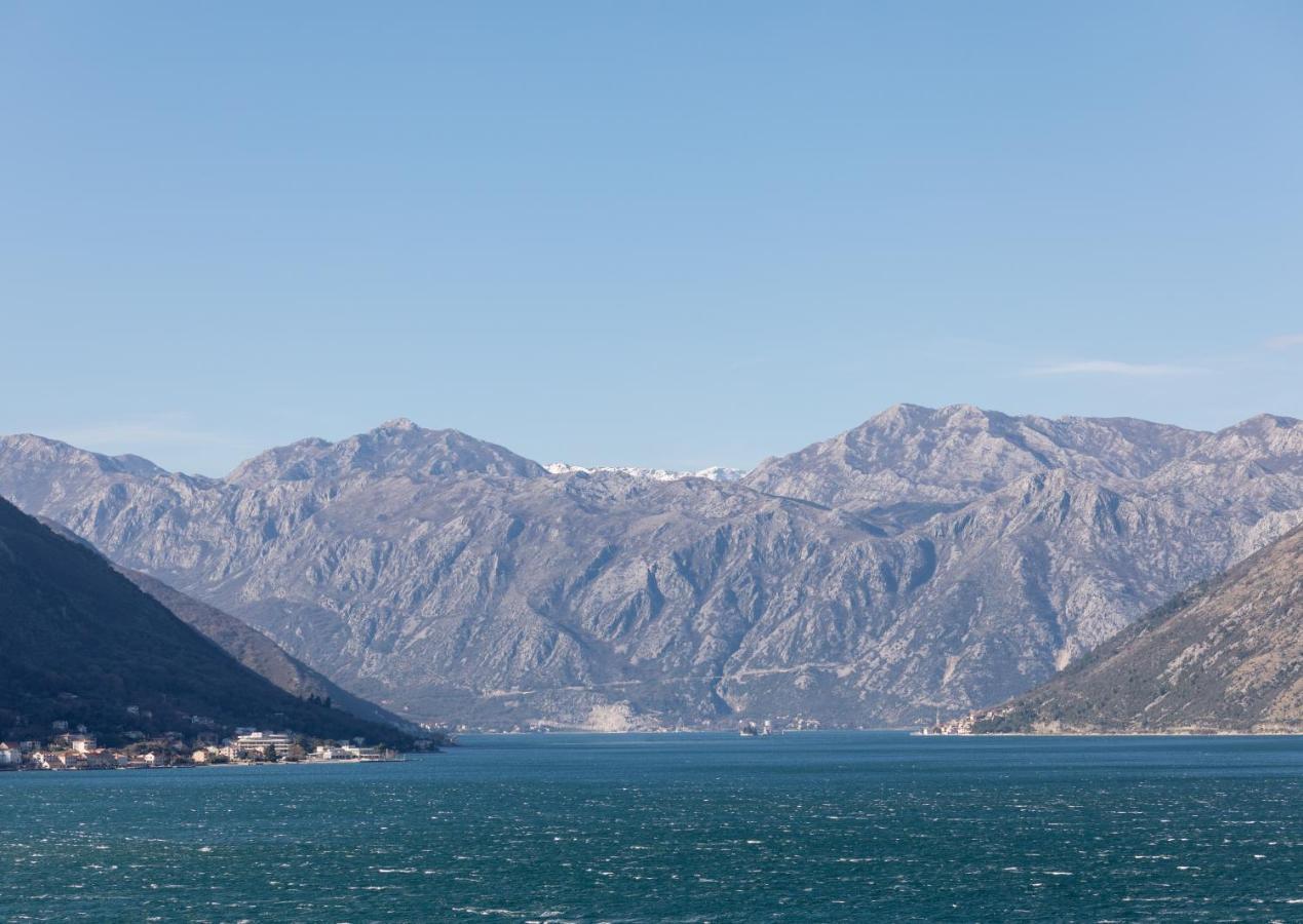 Bonintro Lux Apartment Kotor Luaran gambar